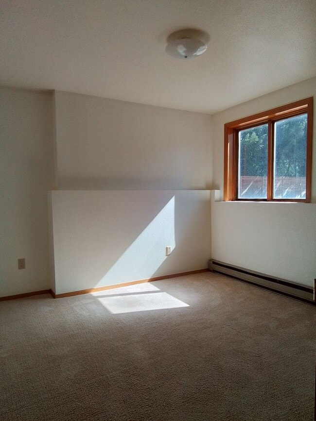 Building Photo - 719 S Church Ave