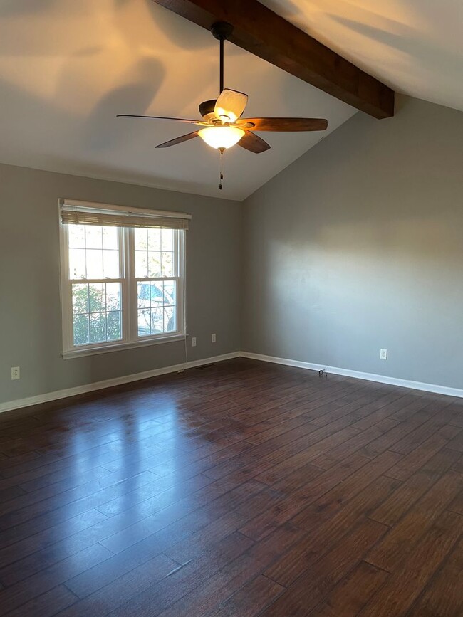 Building Photo - 211 Atlantis Way