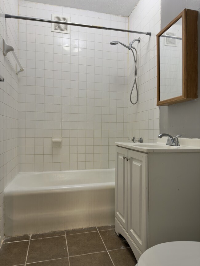 Building Photo - 901-903 14th St