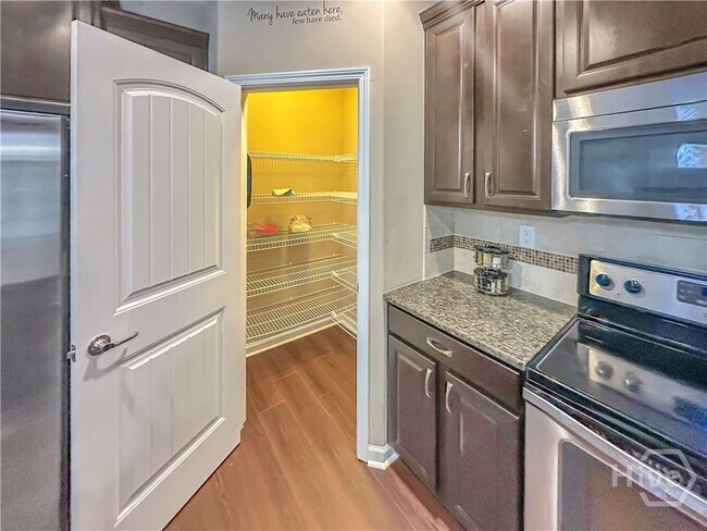 Building Photo - 278 Willow Point Cir