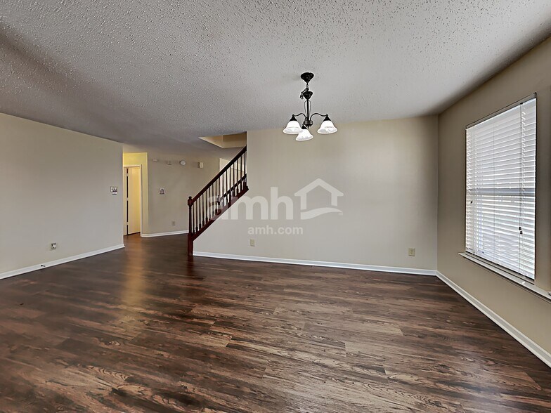 Building Photo - 8629 Blooming Grove Dr