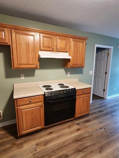 Building Photo - Newly renovated home close to RAFB