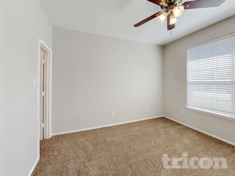 Building Photo - 209 Stable Dr