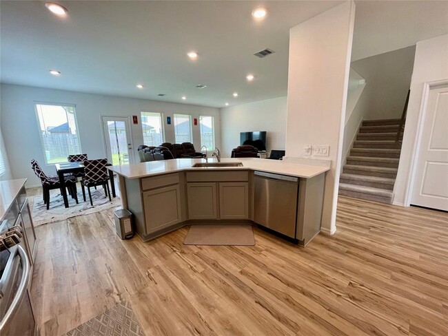 Building Photo - 31603 Rosebud Vly Ln