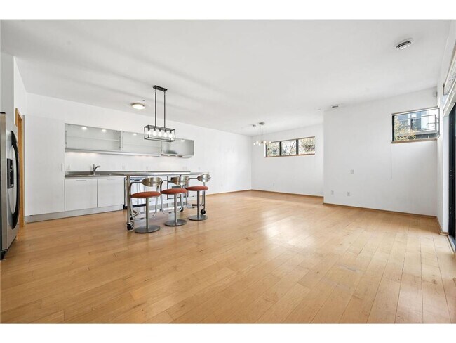 Building Photo - 2818 Aldrich Ave S