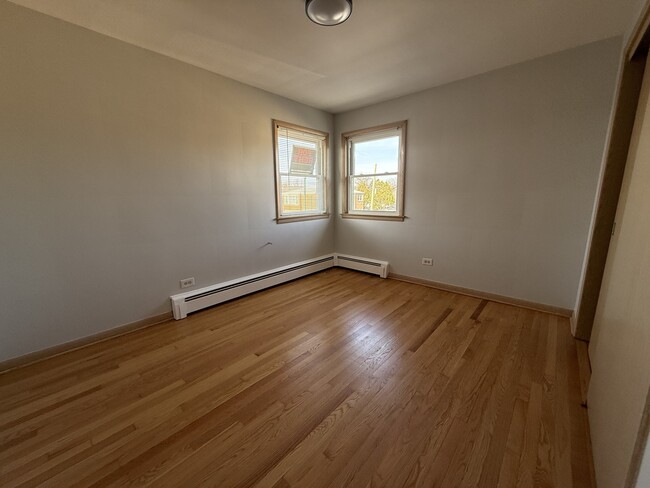 Building Photo - 2600 N Austin Ave