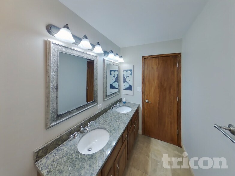 Building Photo - 1045 Brush Hill Ln