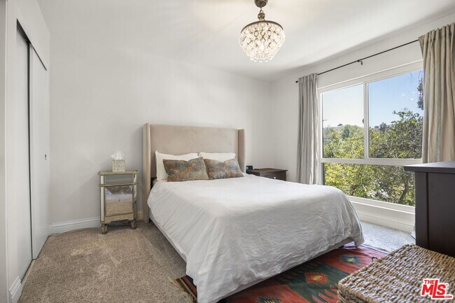 Building Photo - 27462 Country Glen Rd