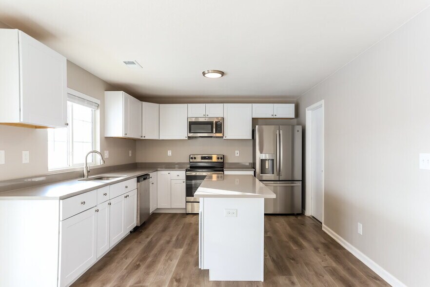 Building Photo - 5026 Perth Ct