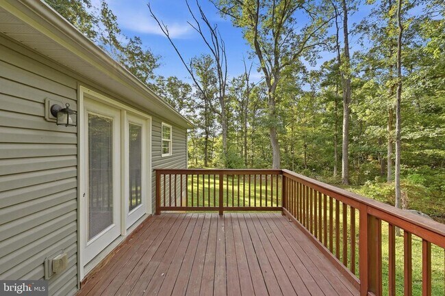 Building Photo - 101 Brier Rabbit Ct