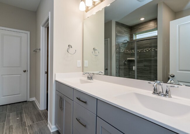 Building Photo - 128 Blue Hydrangea Ln