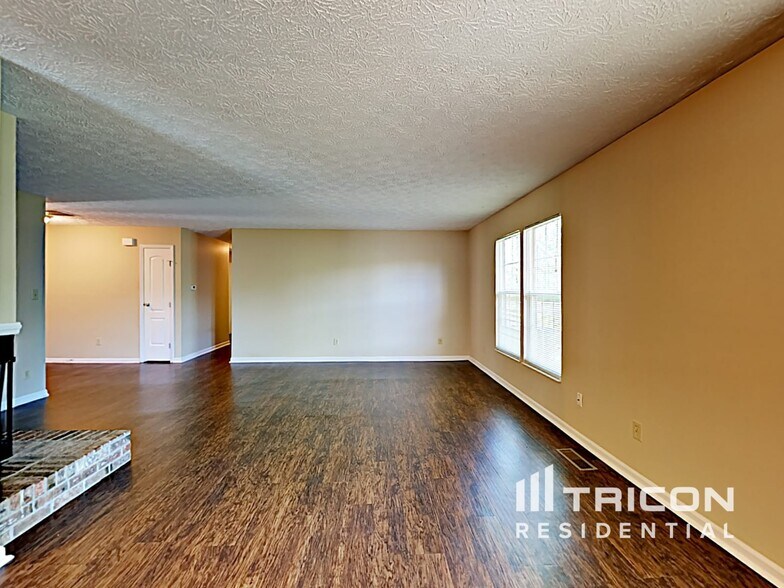 Building Photo - 7540 Crickwood Ln