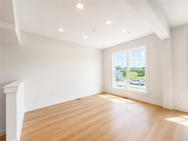 Building Photo - 307 Palisade Wy