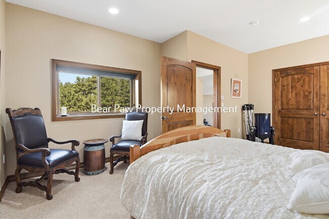 Building Photo - "Spacious 6-Bedroom Retreat with 7 Luxurious Bathrooms off Upper Bear Creek!"