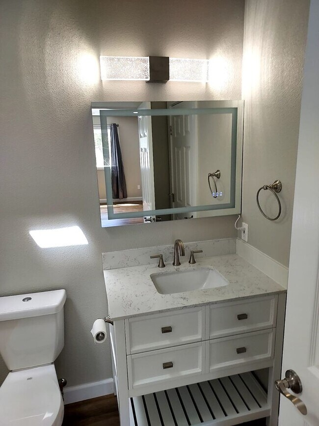 Building Photo - 2 Story Remodeled Single-Family Home in Po...