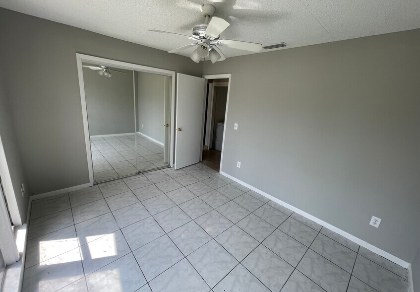 Building Photo - 17419 Dumont Dr