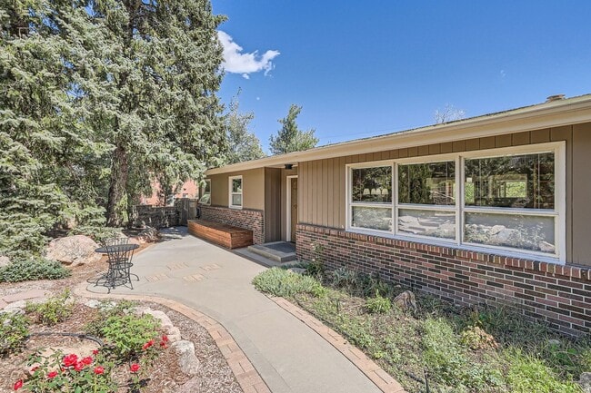 Building Photo - 860 Willowbrook Rd