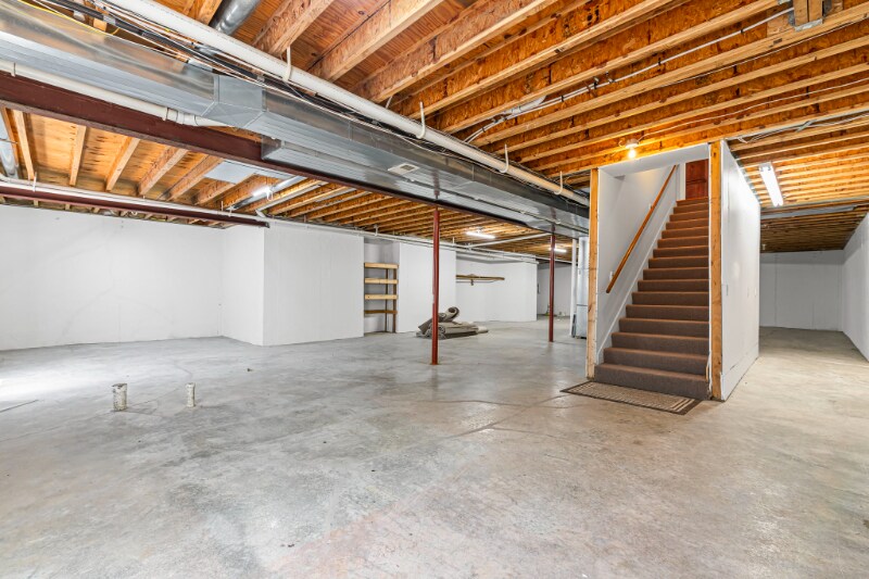 Building Photo - 614 Poplar St
