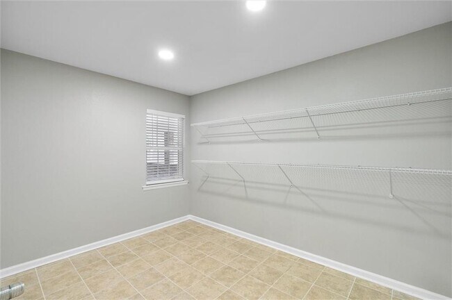 Building Photo - 3572 Leroy Stevens Rd