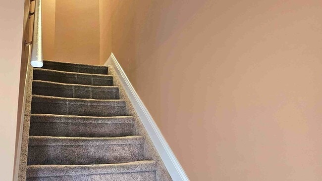 Building Photo - 37 Anderson Ct