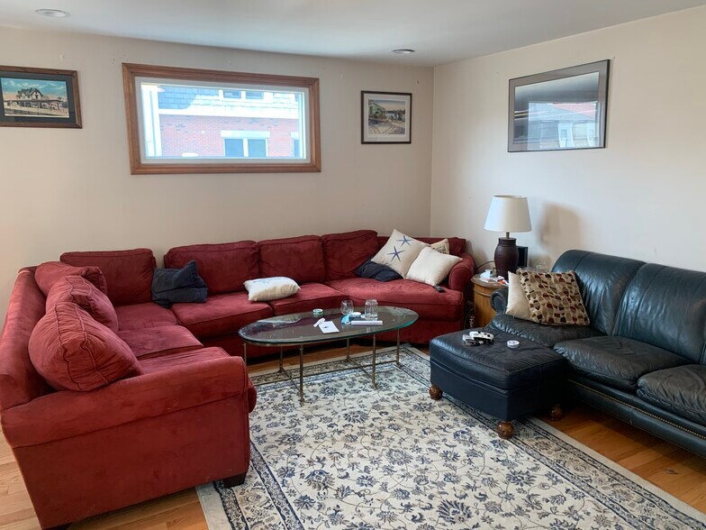 Building Photo - 24 P St