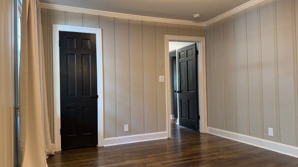 View from back bedroom into hallway - 2602 W Linden Ave
