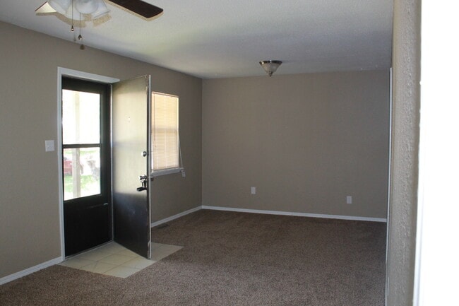 Building Photo - Midwest City Schools!