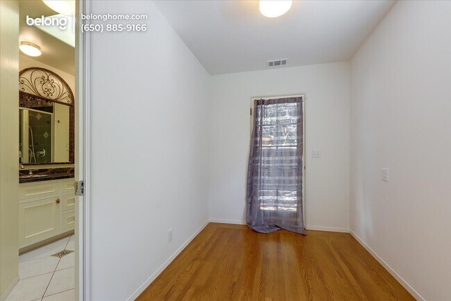 Building Photo - 420 9th Ave