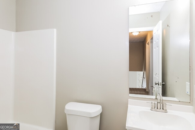 Building Photo - 7383 Fernwood Dr