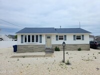 Building Photo - 129 E Raritan Dr