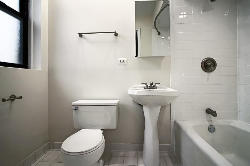 Building Photo - 205 E Chestnut St