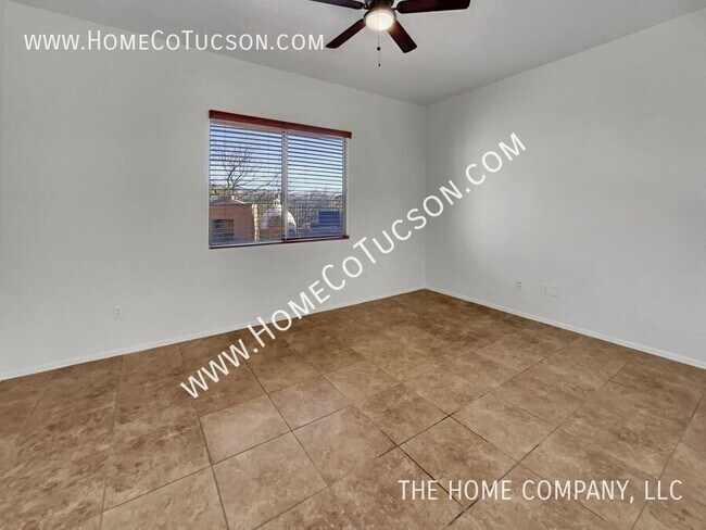 Building Photo - 1061 S Seldon Pl