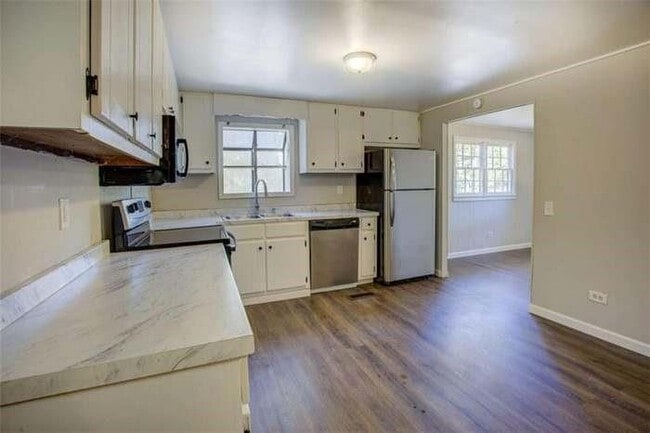 Building Photo - 201 Oglesby Bridge Rd SE