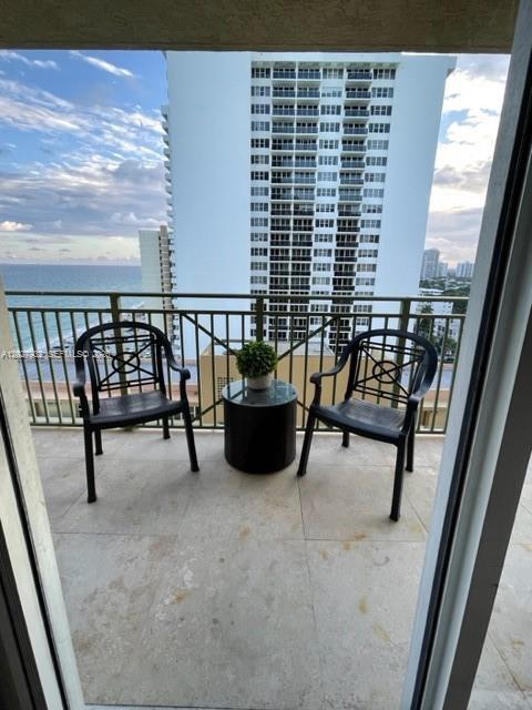 Building Photo - 2080 S Ocean Dr