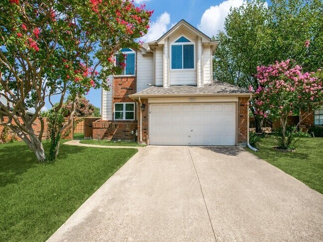 Building Photo - 2401 Brooke Ct