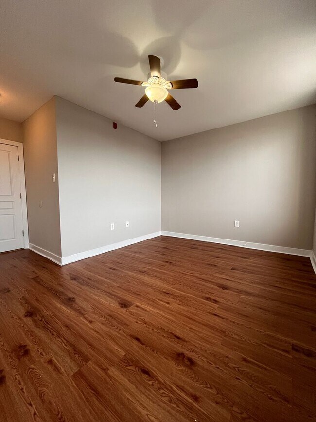 Building Photo - 253 S 51st St