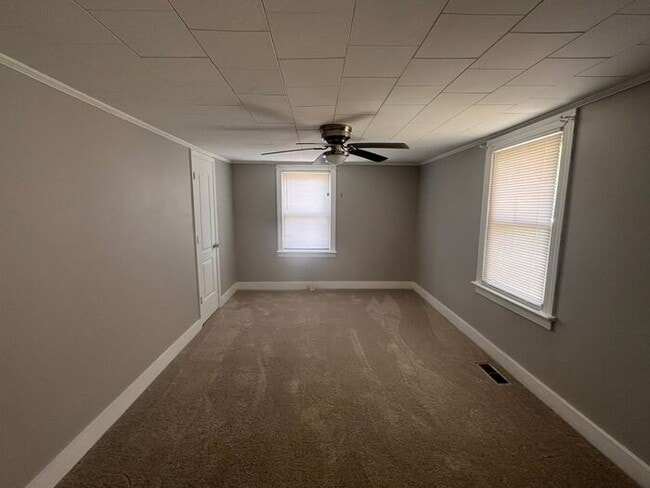 Building Photo - 735 NC-24, Cameron