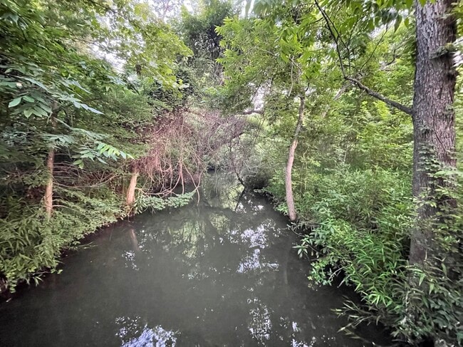 Building Photo - 104 S Tumbleweed Trail