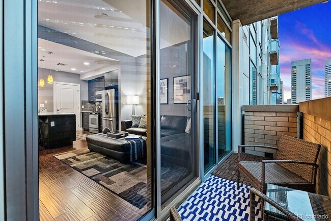 Building Photo - 2001 Lincoln St