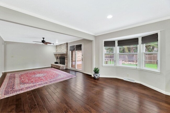 Building Photo - Charming Ranch in Rockwood!