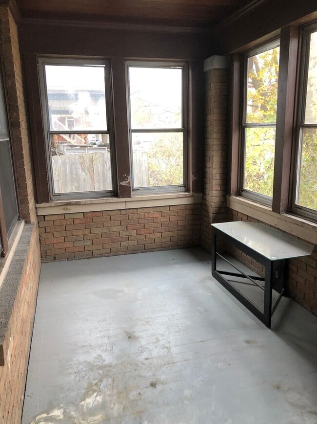 Building Photo - 3 bedroom home