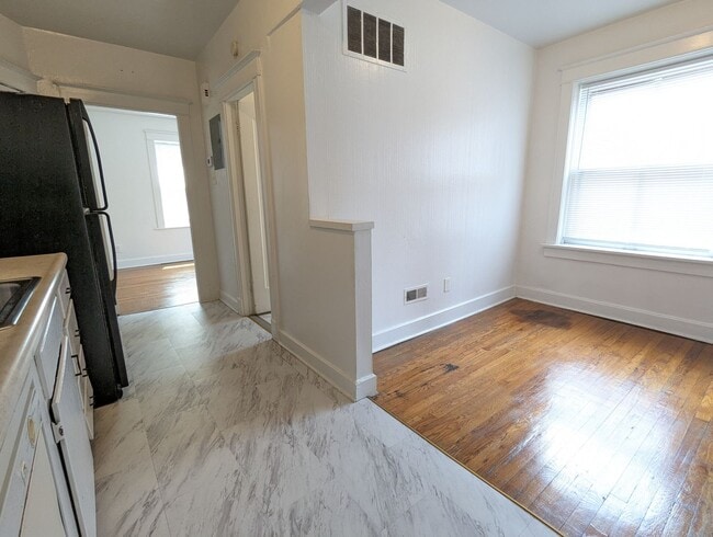 Building Photo - 2152-2154 Geyer