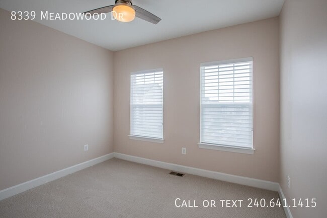 Building Photo - 8339 Meadowood Dr