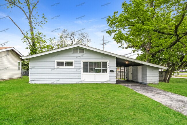 Primary Photo - 18 Brightwell Ct
