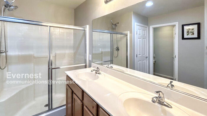 Building Photo - 10228 Ruggles Mansion Ave