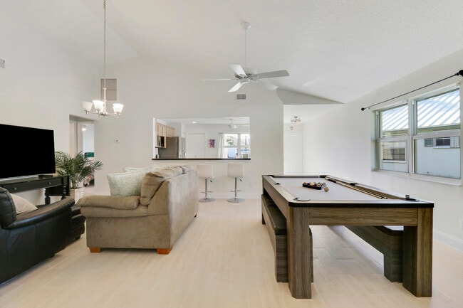 Building Photo - 125 Arrowhead Cir