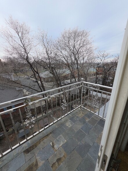 Building Photo - 83 Pamrapo Ave