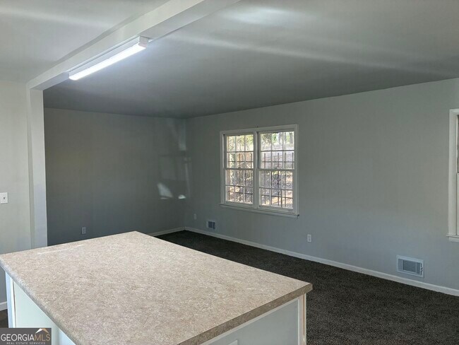 Building Photo - 3992 Maplewood Dr