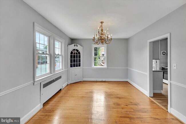 Dining room - 427 Hopkins Rd