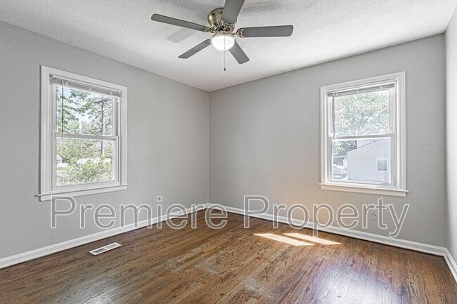 Building Photo - 10516 E 26th St S